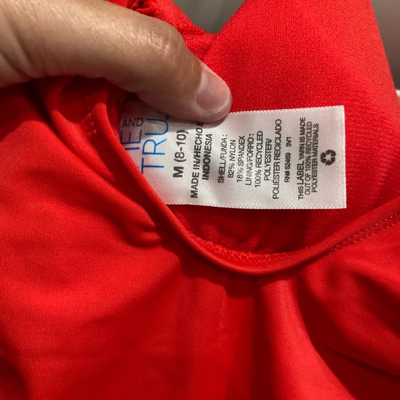 Red bathing suit - Picture 4 of 4